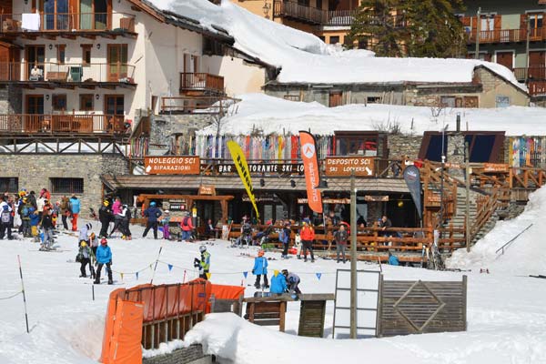 Esterno Coffee & Food e noleggio Ski lodge